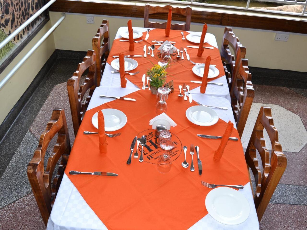 Kunste Hotel Nakuru Buitenkant foto