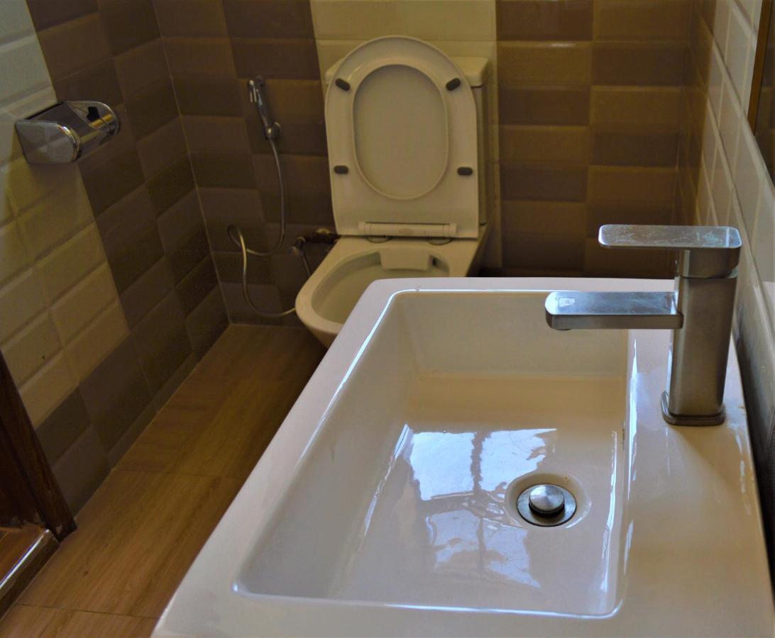 Kunste Hotel Nakuru Buitenkant foto